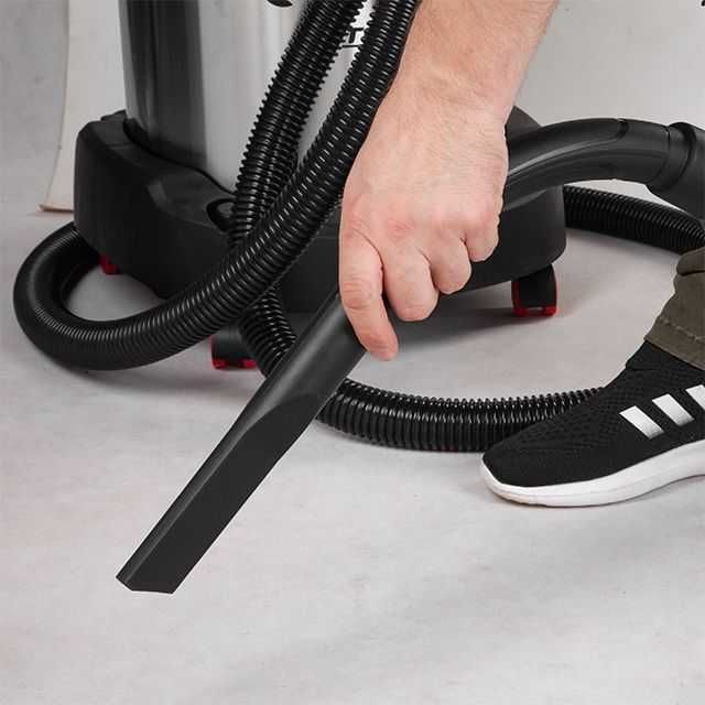 Пилосос будів. 1,4 кВт, бак 30 л, шланг 4 м. STORM INTERTOOL WT-1430.