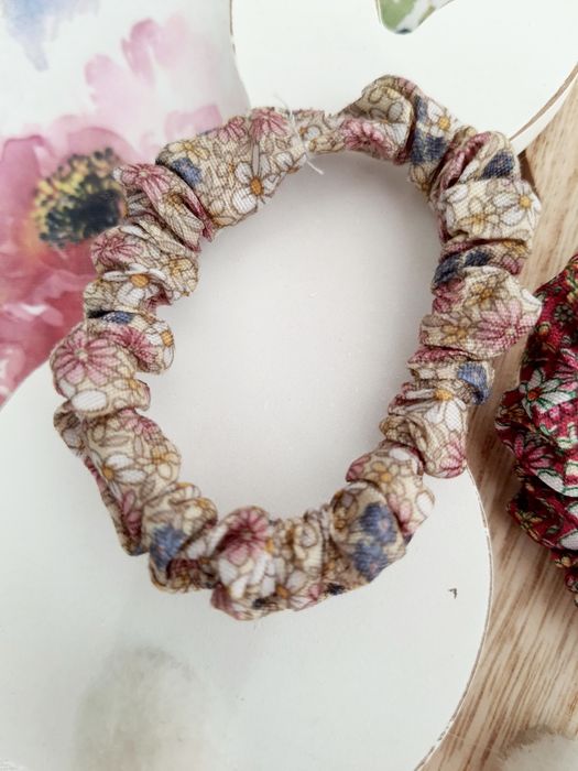 Gumki do włosów scrunchie w kwiatuszki, zestaw 3szt