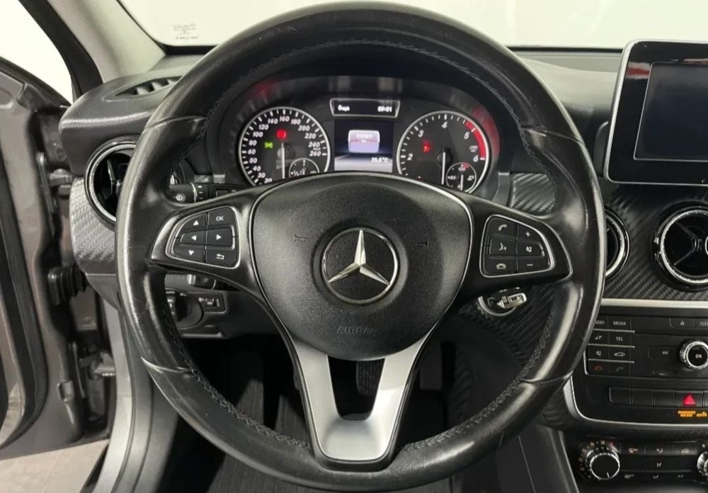 Mercedes Benz GLA 180 CDI Edition Style   2015 . 145 000km . DIESEL . SUV