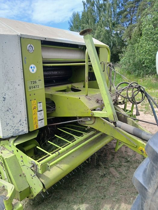 Prasoowijarka claas roland 255
