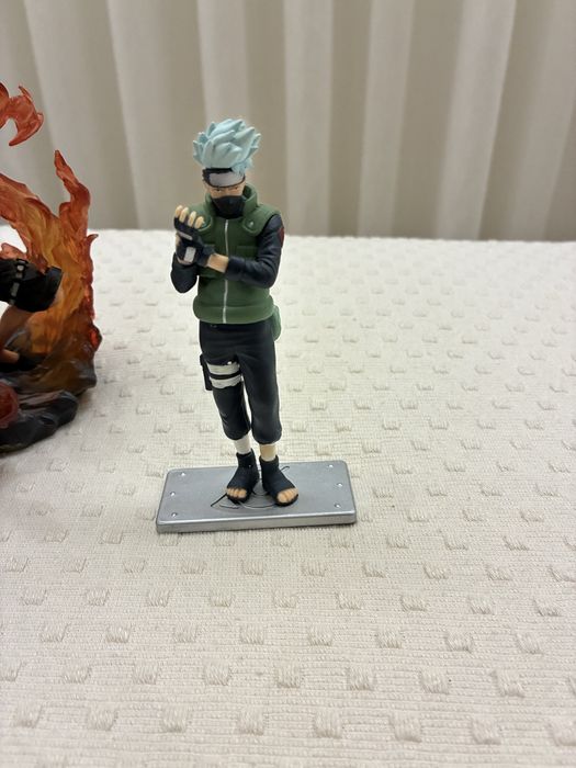 Figuras de Naruto e One piece