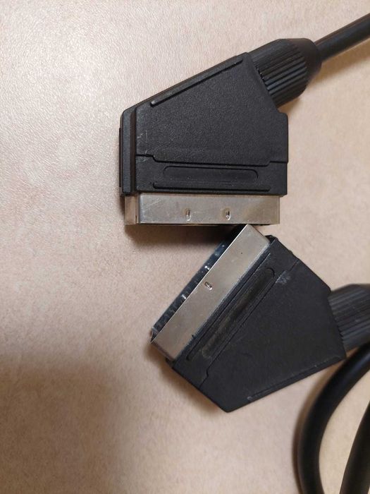 Kabel Euro :  Scart – Scart długości 2 metrów