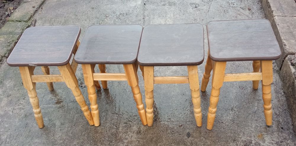 Табуретки кухонные. Стул на дачу.