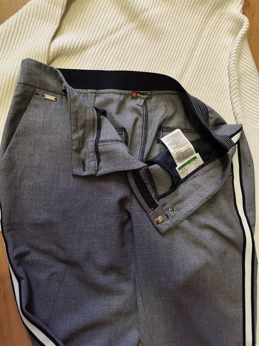 Брюки с лампасами