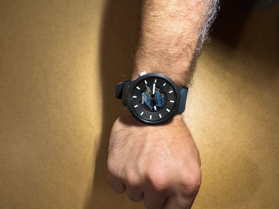 Swatch NIGHT TRIP (Swatch Pay)