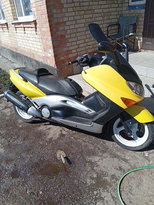 Продам максі скутер Ямаха 500см2