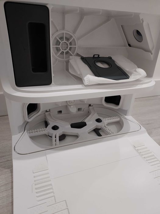 Dreame l40 ultra jak nowy.