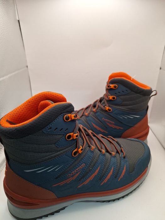 Buty trekingowe LOWA unisex 42 GORE-TEX vibram