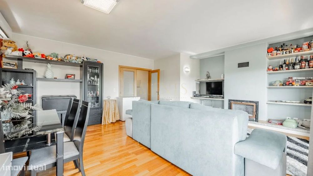 Apartamento T3 em Fradelos | 146 m² | Varanda c/ Churrasqueira