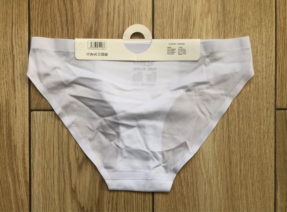Białe majtki Invisi