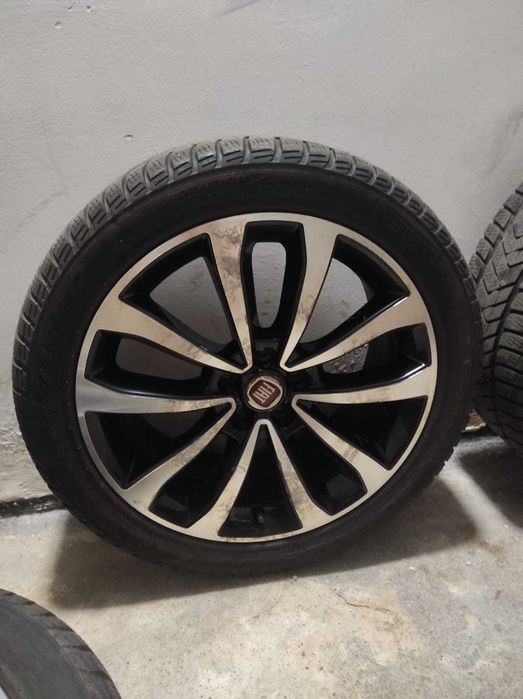 Felgi z oponami zimowymi  225/45 R17 FIAT TIPO 2018rok
