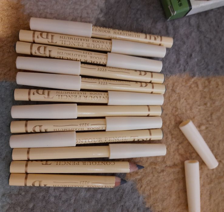 KOH-I-NOOR карандаши для контурного рисования.