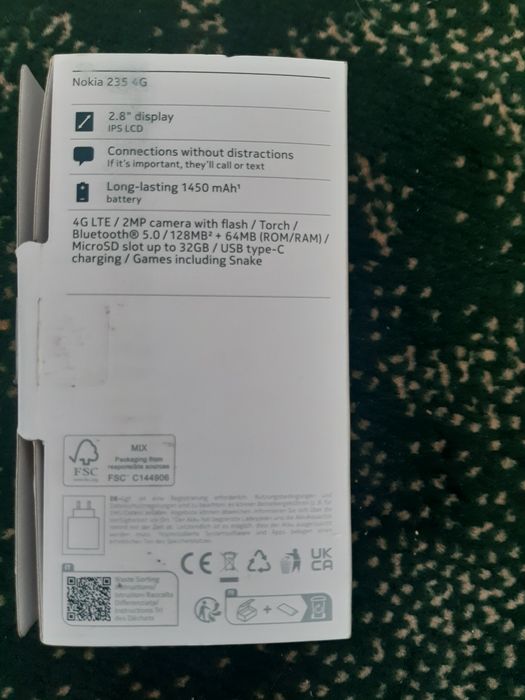 мобільний кнопковий телефон Nokia 235