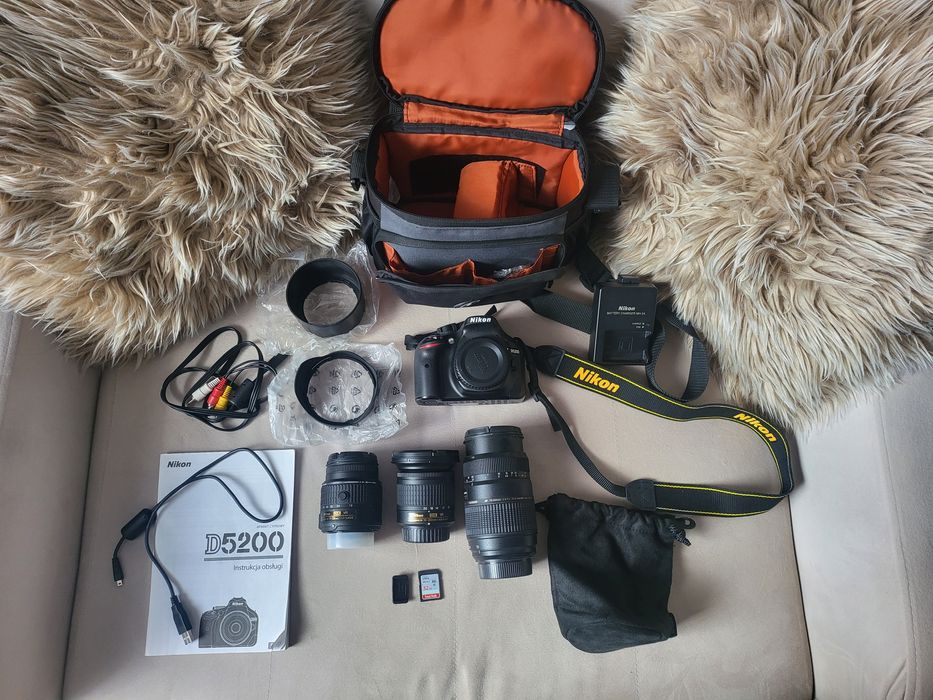 Nikon D5200 + 3 obiektywy + akcesoria, bardzo niski przebieg