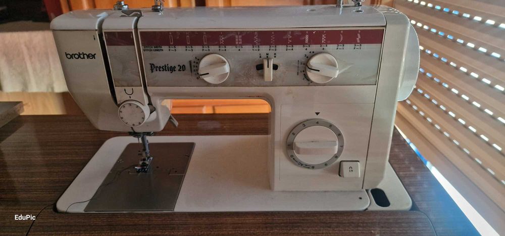 Maquina costura Brother