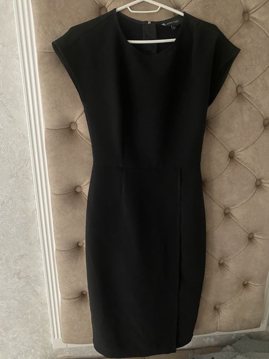 Чорна сукня andre tan