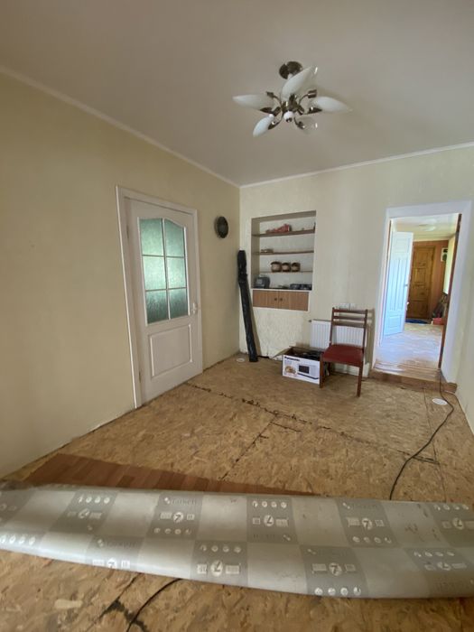 Продам 2-х кім, квартиру по вул. Лісна