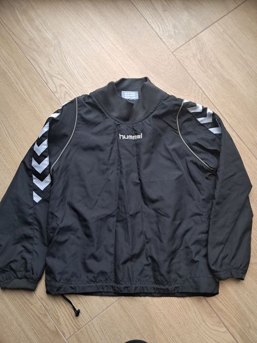 Віддам спортивну кофту,вітровку 122розмір