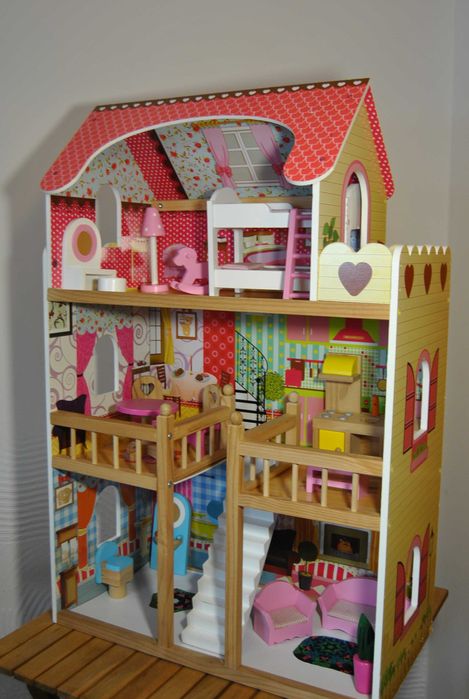 Domek dla lalek drewniany