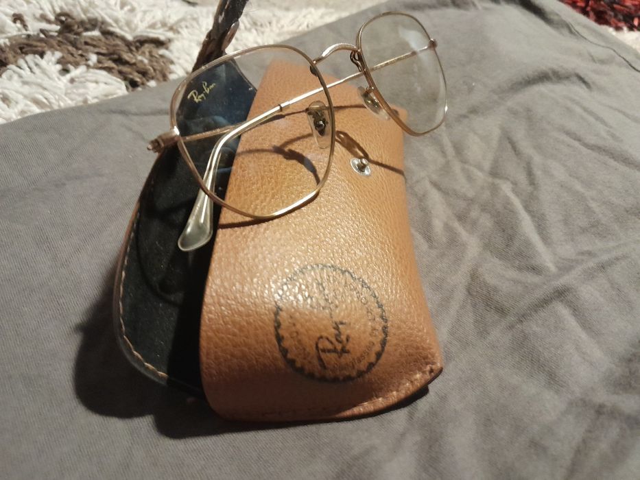 Óculo Ray ban novo com a caixa nao tem graduação.