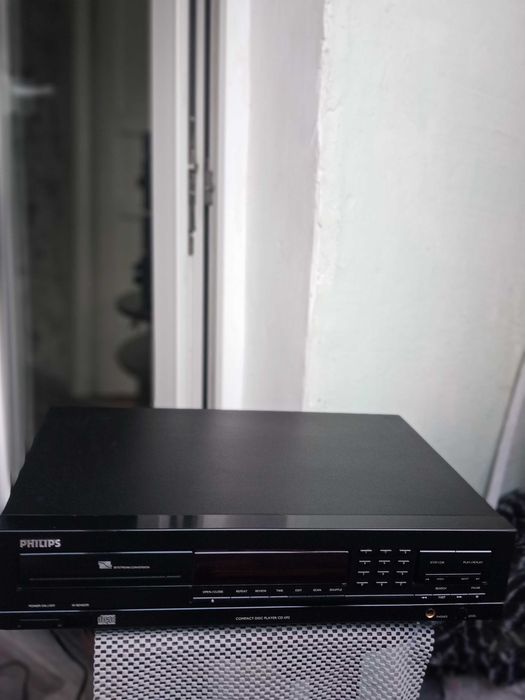 Классический стационарный CD-проигрыватель Philips CD692.