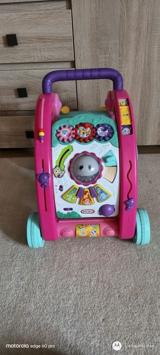 Pchacz, chodzik, stolik edukacyjny Little Tikes