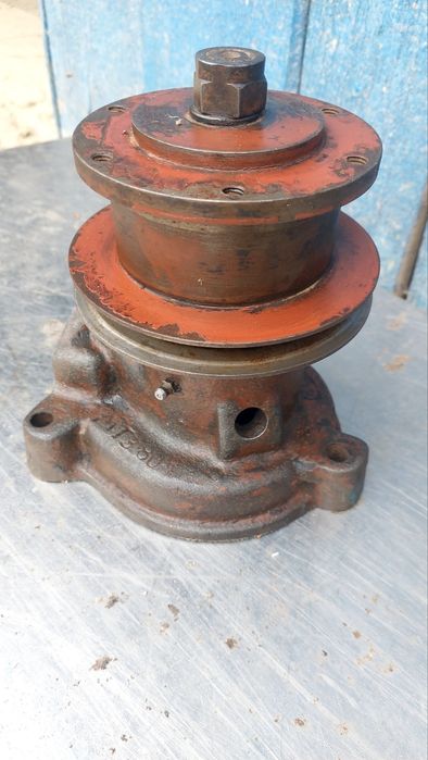 Водяна помпа на тр. МТЗ-80