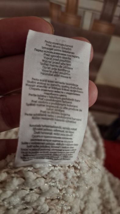 Sweterek damski.
