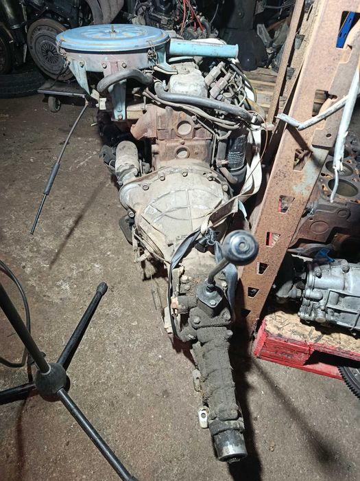 Motor e caixa ISUZU BEDFORD KBD 25