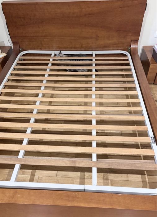 Cama de Madeira de Cerejeira – 1,95m x 1,50m