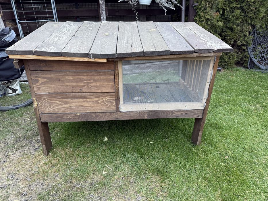 Klatka dla krolika na zewnatrz