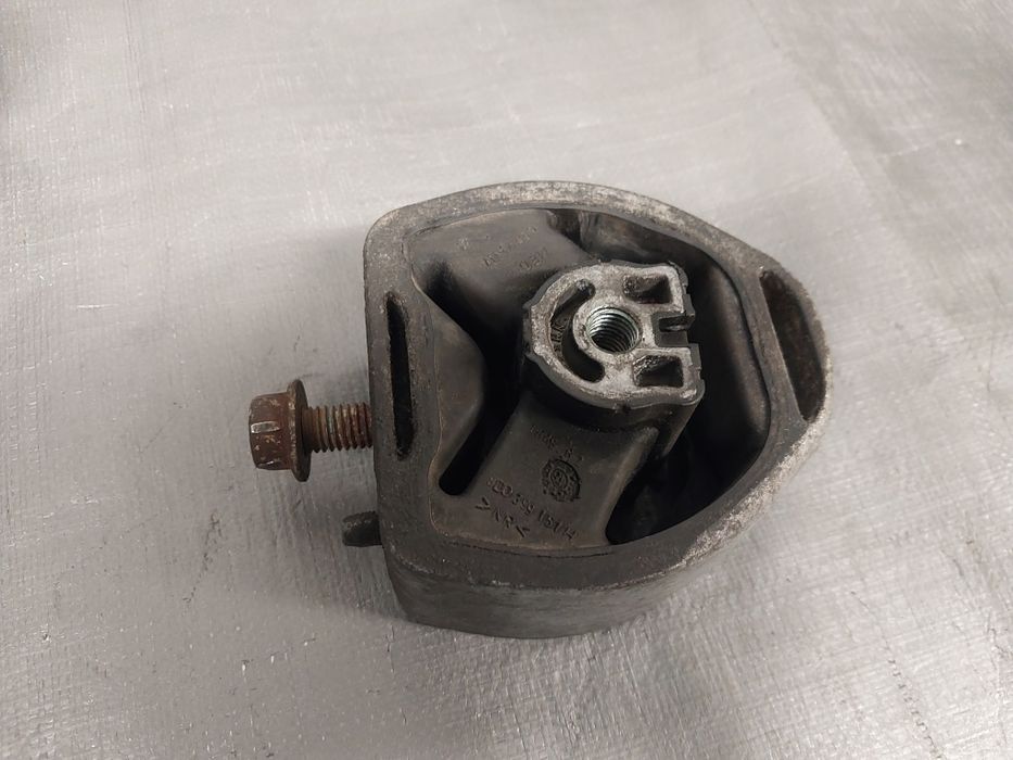 KOMPLET VW Passat B5 1.6B 96-00r poduszki skrzyni biegów poduszka