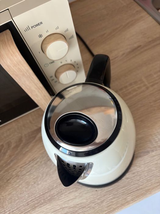 Kit kettle e microondas 3 meses de uso