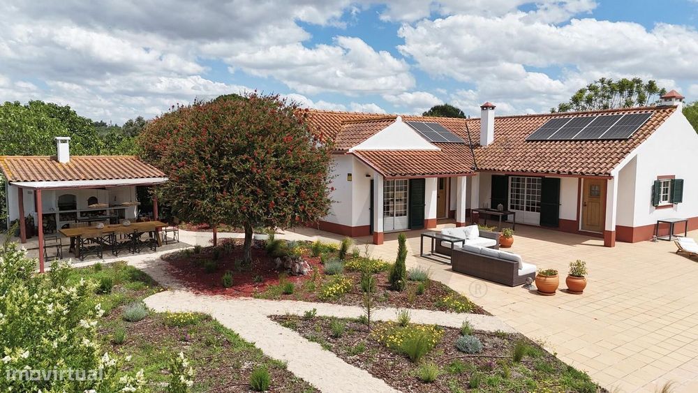 Magnífica Moradia T4+1 com Piscina, Jardim e Anexo