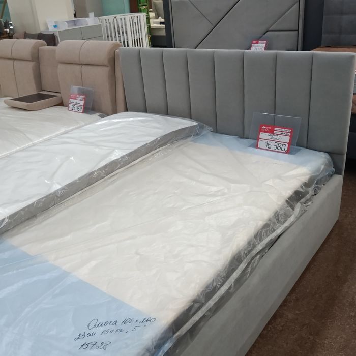 Кровать новая с подъёмным  механизм и мягким изголовьем