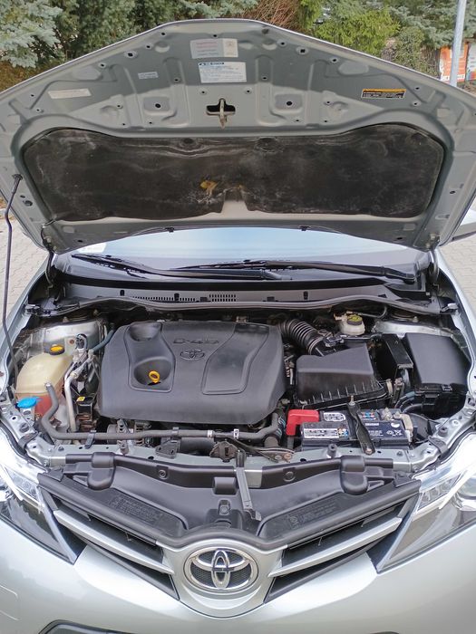 Toyota Harrier B1441: Perpaduan Elegansi dan Performa yang Memukau