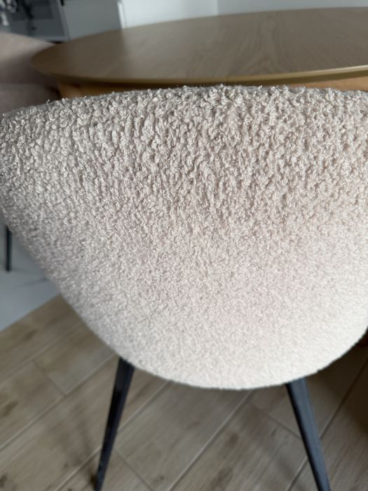 Krzesła glamour beżowe boucle komplet