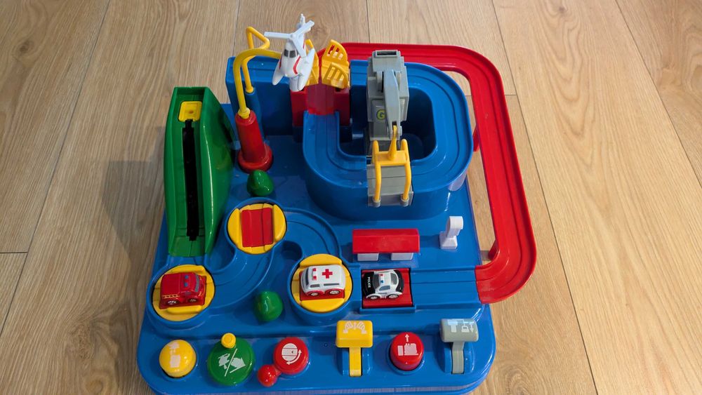 Tor przeszkód interaktywny parking  wyścigi ambulans policja auta XL