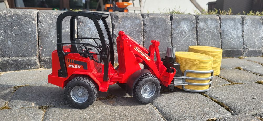 Bruder Ładowarka Schaffer