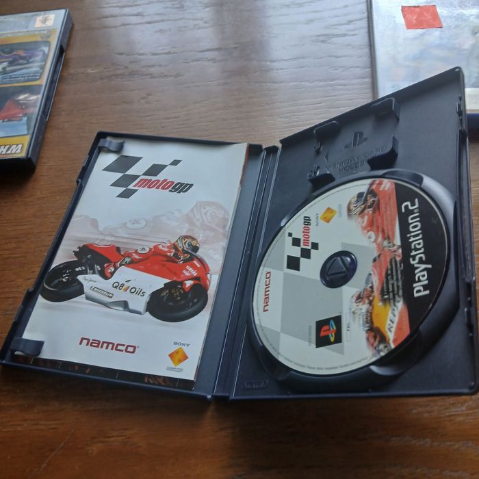 Sprzedam gry do ps 2 i pc