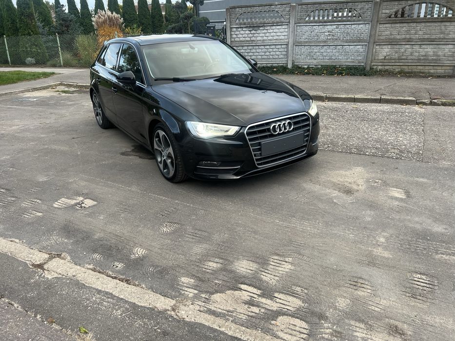 AUDI A3 8V Sportback   1.4B   Automat
