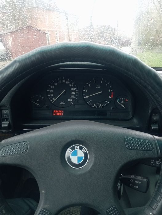 Продам--обмін BMW E32