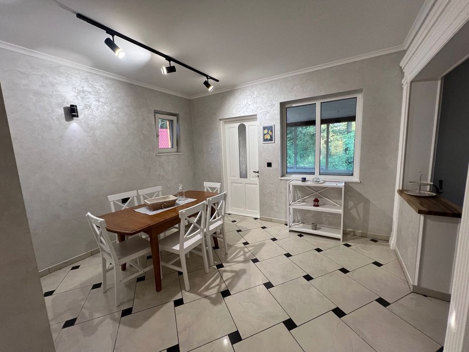 Оренда будинку в 2 км від Чернівців посеред ландшафтного дубового гаю