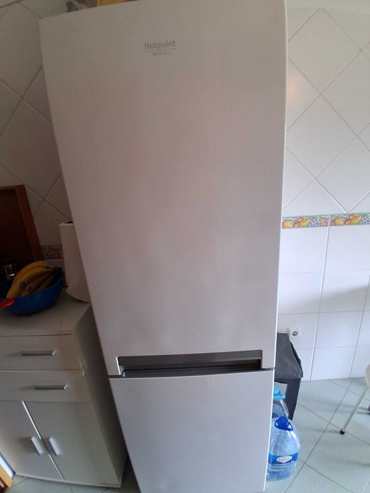 Frigorífico Combinado Ariston Hotpoint como novo