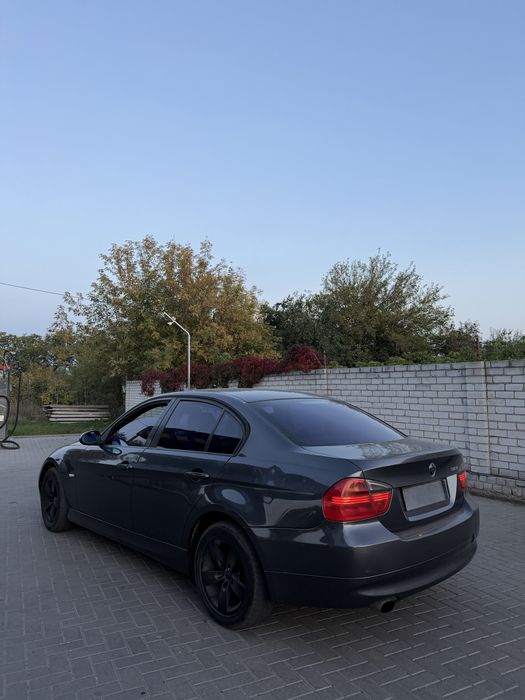 Продам BMW3 е90 2.0 газ/бенз