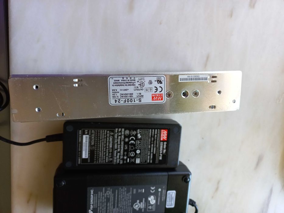 Fonte de alimentação 5, 12 a 24V 100W a 200W MeanWell