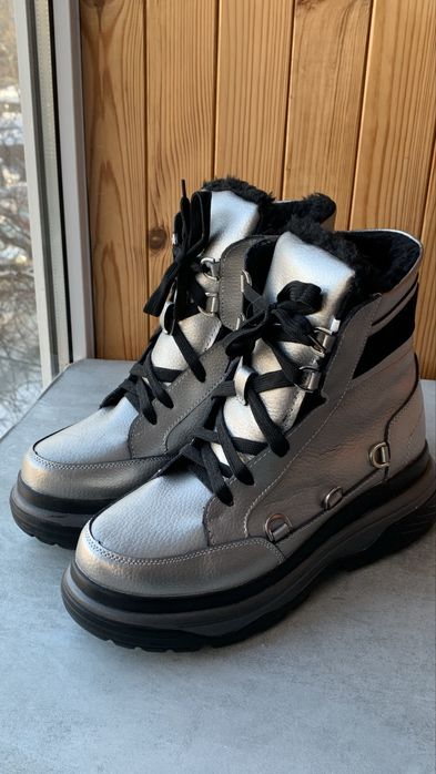 Зимние женские теплые ботинки 41р