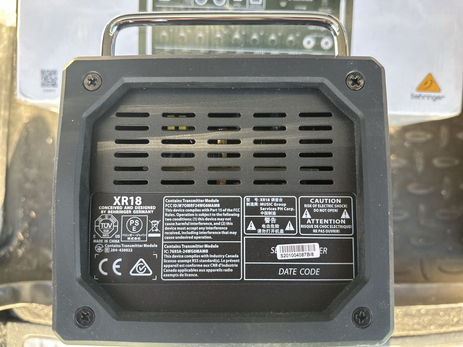 Behringer Xair XR18