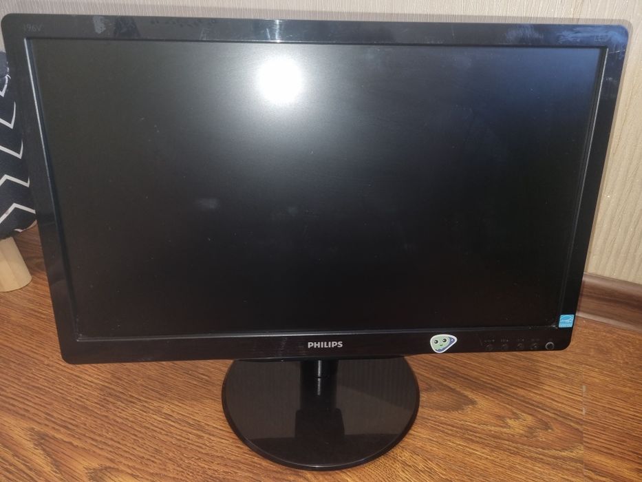 Монитор Philips 196V