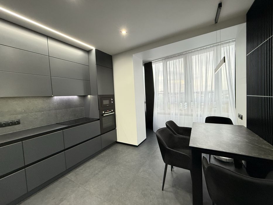 Продам найкращу квартиру в Липках з видом на озеро!